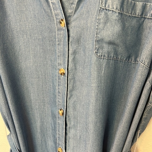 Chadwick’s blue Chambray dress, women’s plus size 14. Sleeveless and belted. - Picture 4 of 8